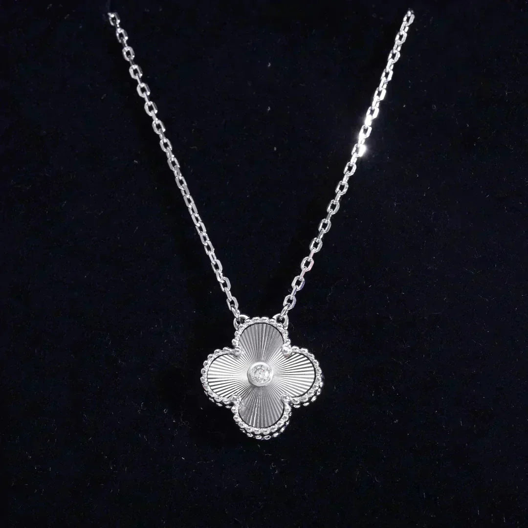 [⭐Hinora Jewelry]CLOVER  15MM DIAMOND LASER NECKLACE SILVER
