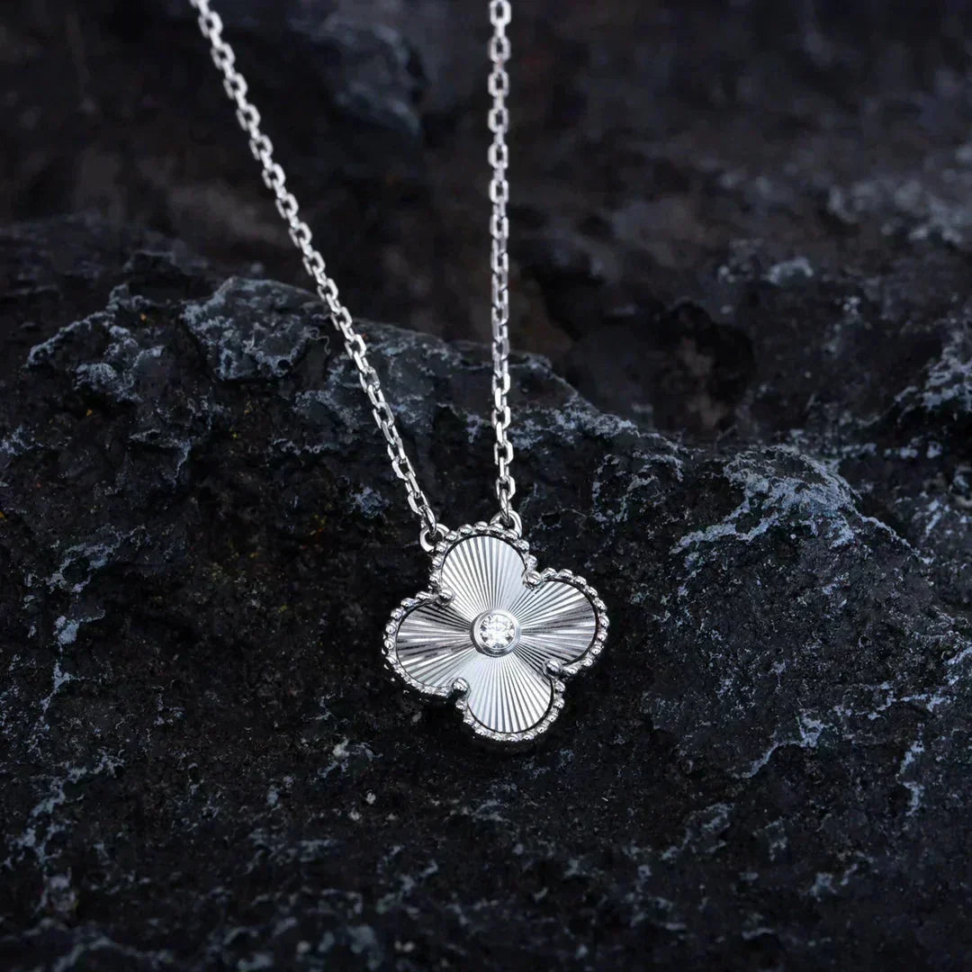 [⭐Hinora Jewelry]CLOVER  15MM DIAMOND LASER NECKLACE SILVER