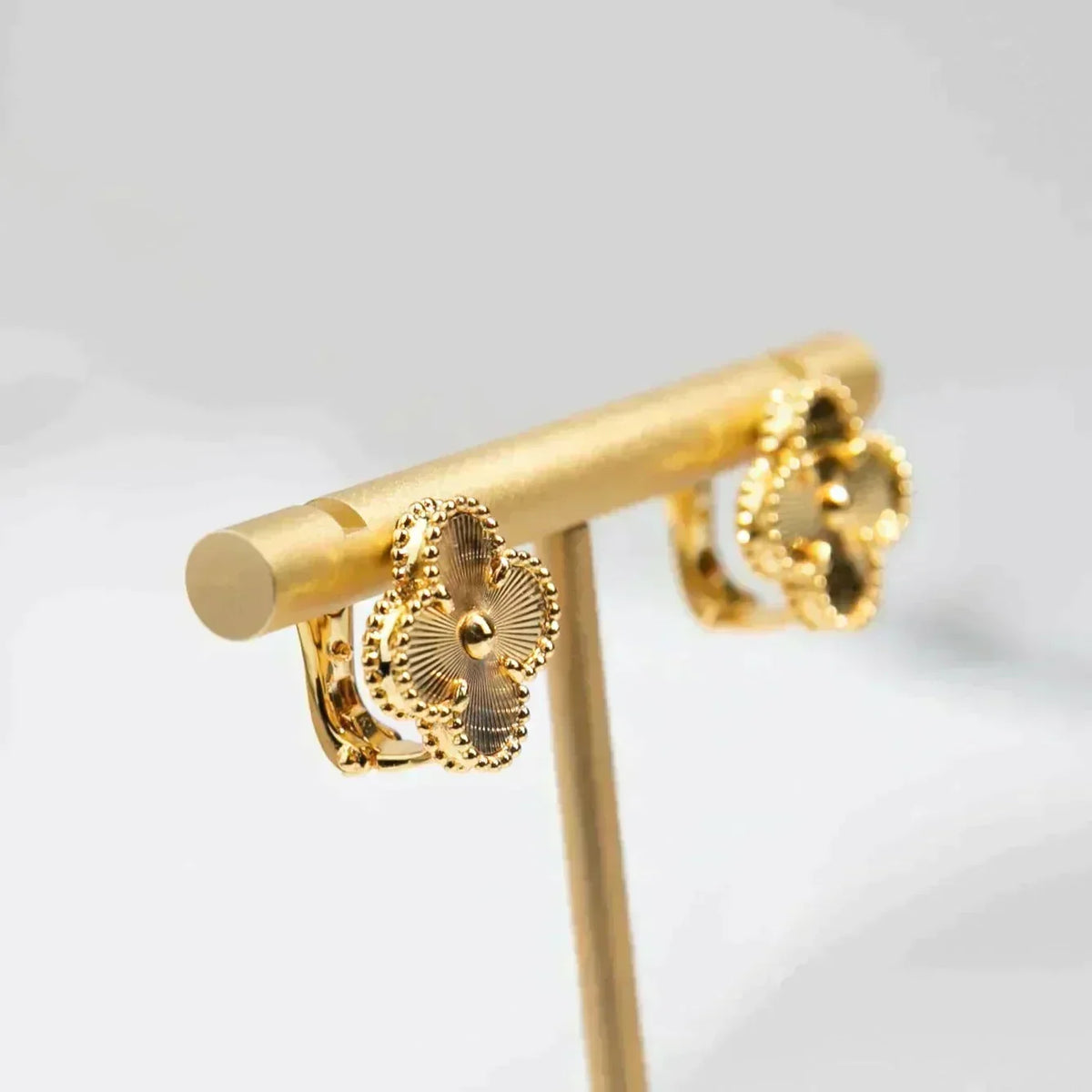 [⭐Hinora Jewelry]CLOVER MEDIUM 1 MOTIFS LASER EARRINGS