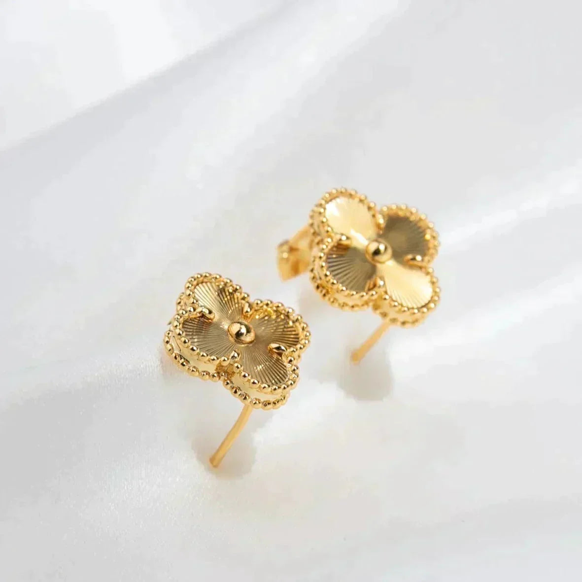 [⭐Hinora Jewelry]CLOVER MEDIUM 1 MOTIFS LASER EARRINGS