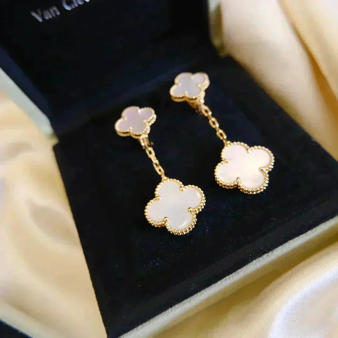 [⭐Hinora Jewelry]CLOVER 2 MOTIF WHITE MOP EARRINGS