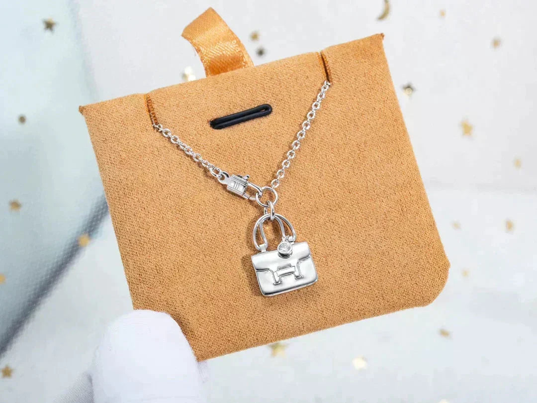[⭐Hinora Jewelry]AMULETTE PEDANT SILVER NECKLACE