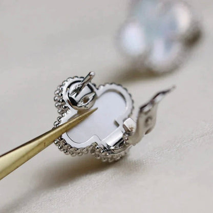 [⭐Hinora Jewelry]CLOVER MEDIUM 1 MOTIFS  WHITE MOP EARRINGS SILVER