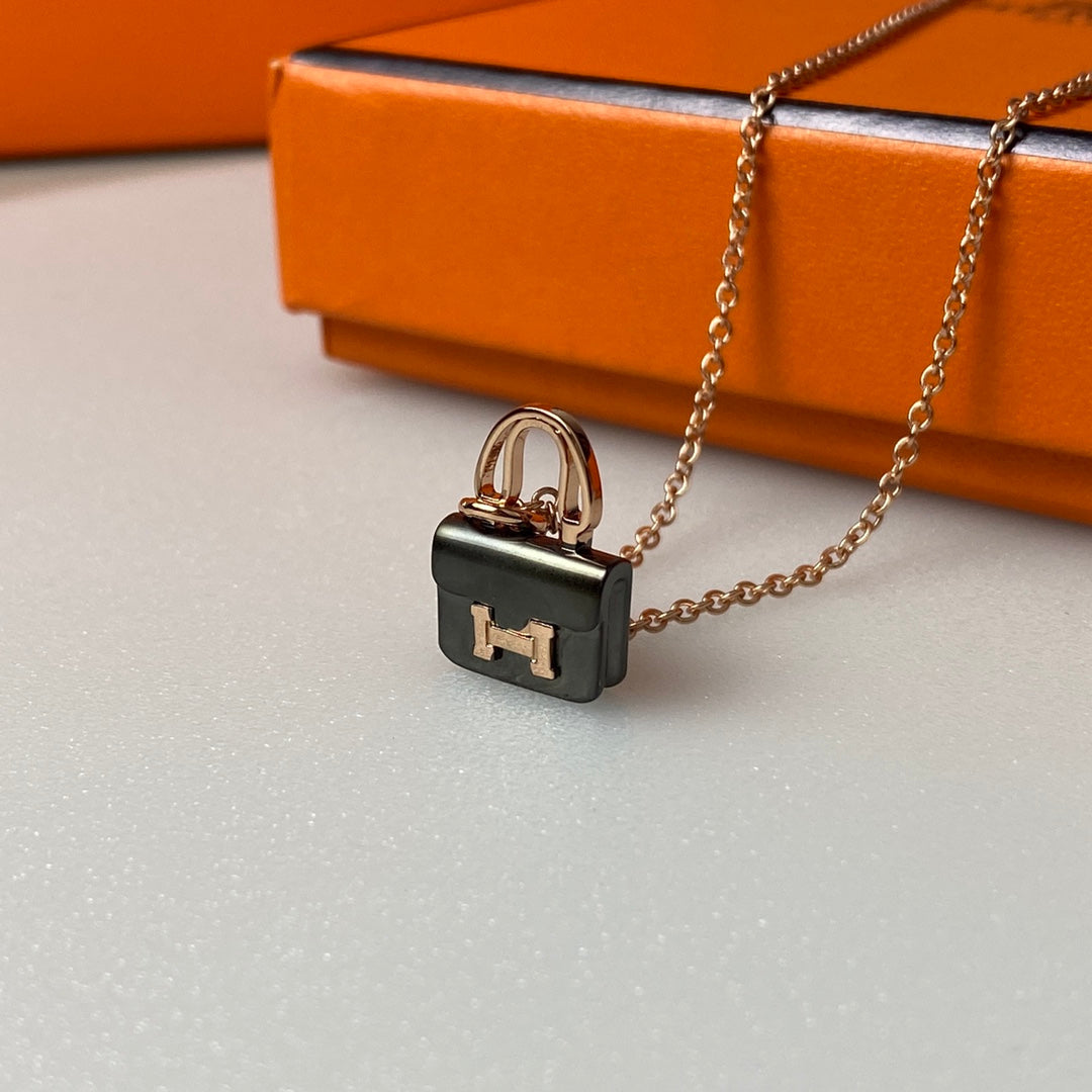 [⭐Hinora Jewelry]CONSTANCE BLACK PEDANT PINK GOLD NECKLACE