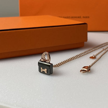 [⭐Hinora Jewelry]CONSTANCE BLACK PEDANT PINK GOLD NECKLACE