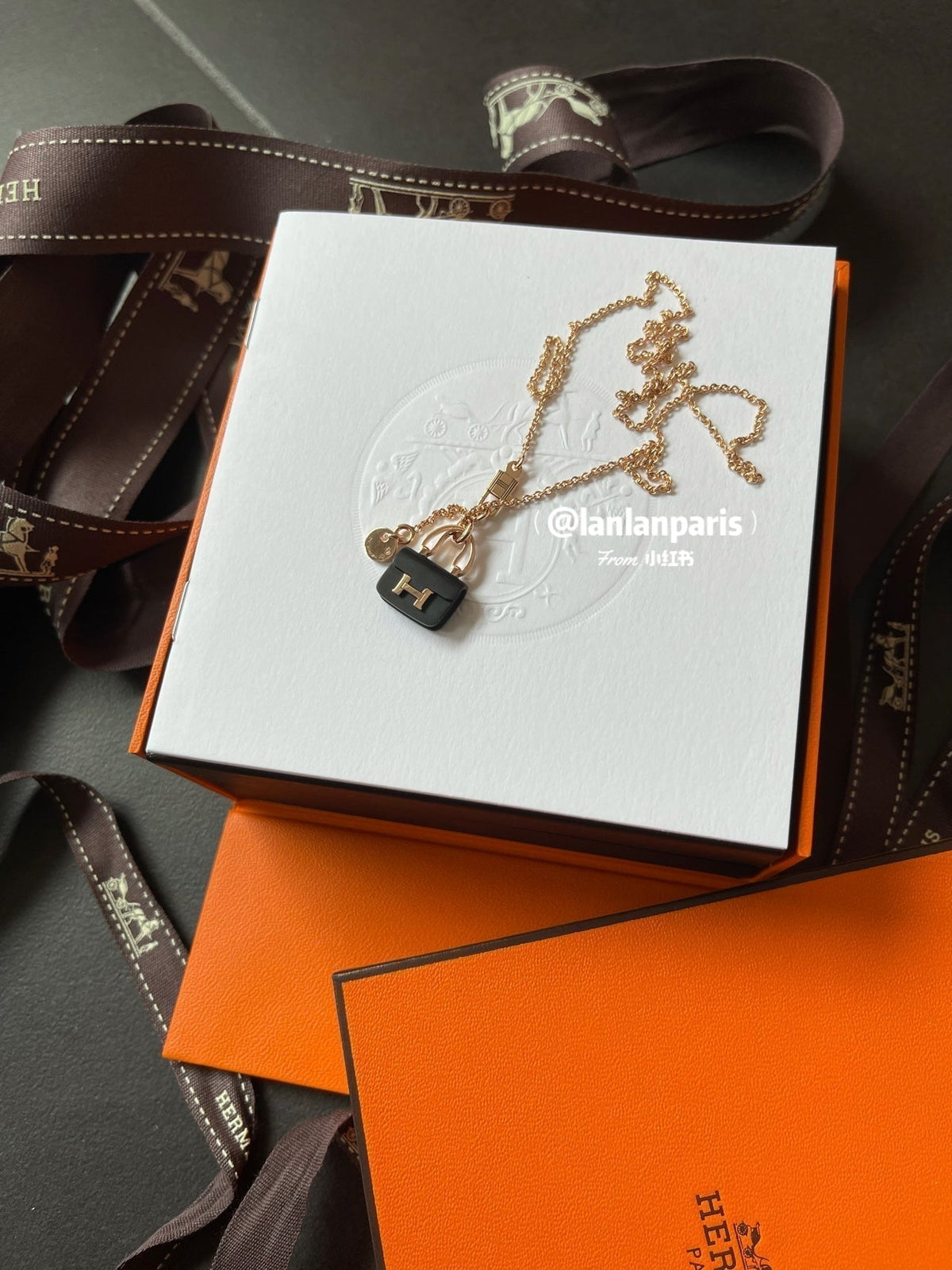 [⭐Hinora Jewelry]CONSTANCE BLACK PEDANT PINK GOLD NECKLACE