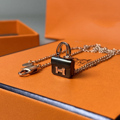 [⭐Hinora Jewelry]CONSTANCE BLACK PEDANT PINK GOLD NECKLACE