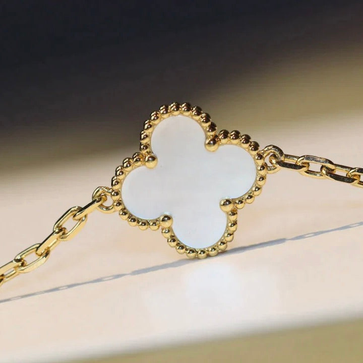 [⭐Hinora Jewelry]CLOVER 20 MOTIFS WHITE MOP NECKLACE