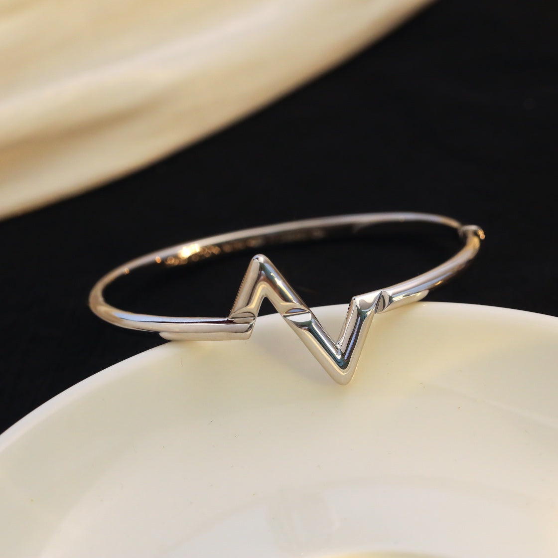 [⭐Hinora Jewelry]VOLTE UPSITE DOWN BRACELET