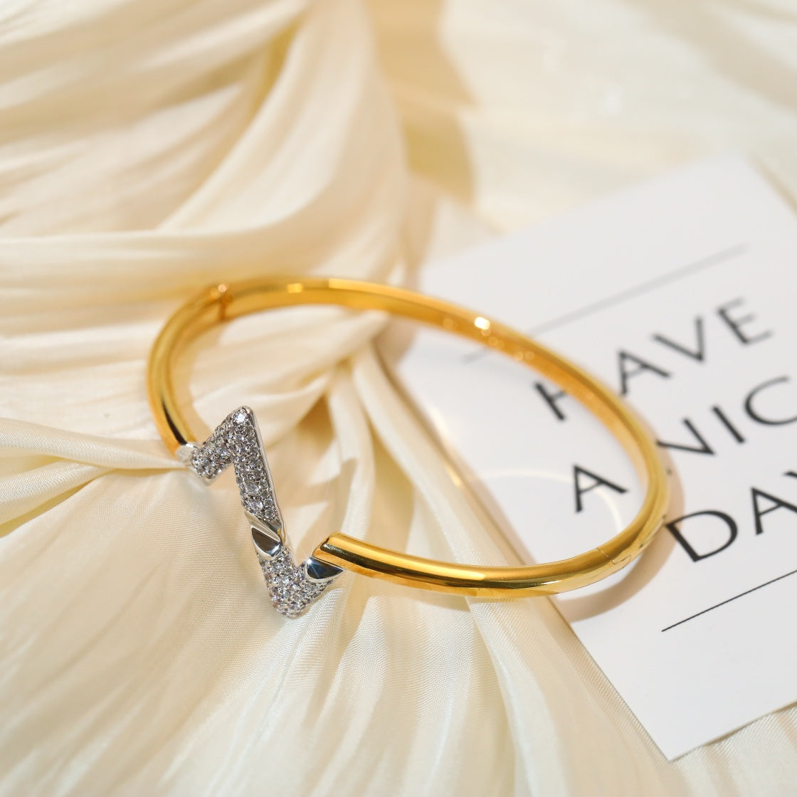 [⭐Hinora Jewelry]VOLTE UPSITE DOWN GOLD DIAMOND BRACELET