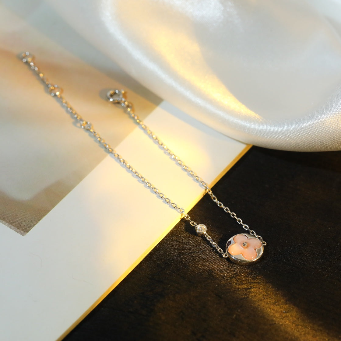 [⭐Hinora Jewelry]SUN MOTIF PINK MOP SILVER BRACELET