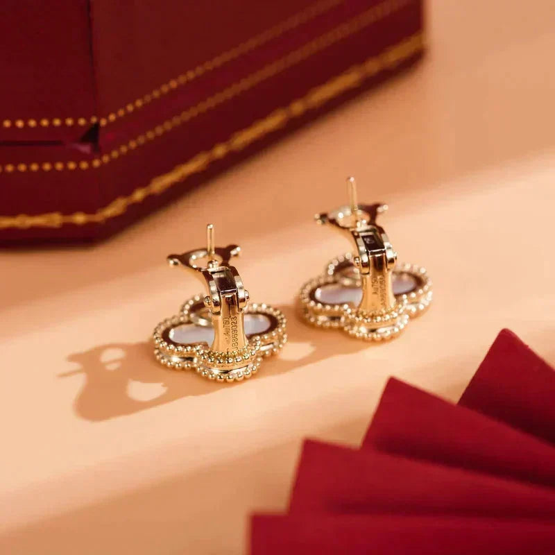 [⭐Hinora Jewelry]CLOVER MEDIUM 1 MOTIFS  WHITE MOP STUD EARRINGS