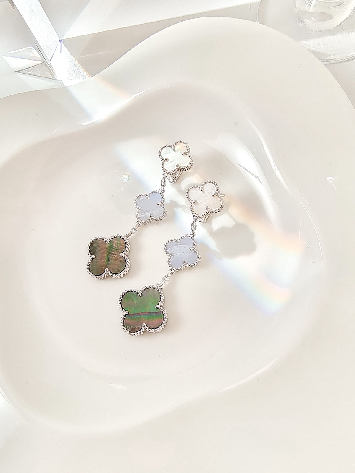 [⭐Hinora Jewelry]CLOVER 3 MOTIFS CHALCEDONY DARK MOP SILVER EARRINGS