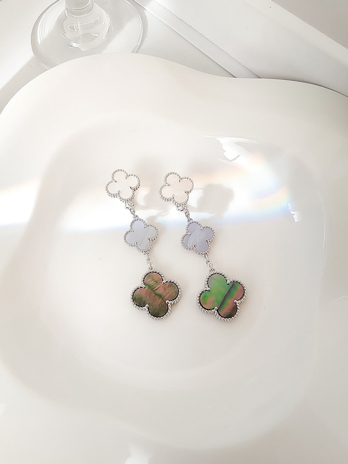 [⭐Hinora Jewelry]CLOVER 3 MOTIFS CHALCEDONY DARK MOP SILVER EARRINGS