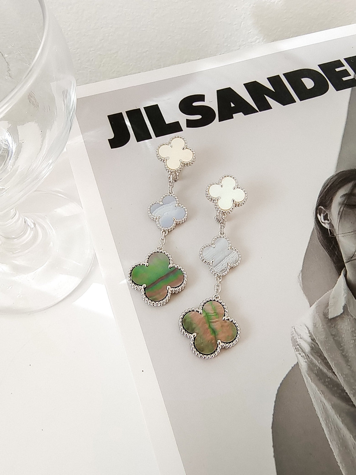 [⭐Hinora Jewelry]CLOVER 3 MOTIFS CHALCEDONY DARK MOP SILVER EARRINGS