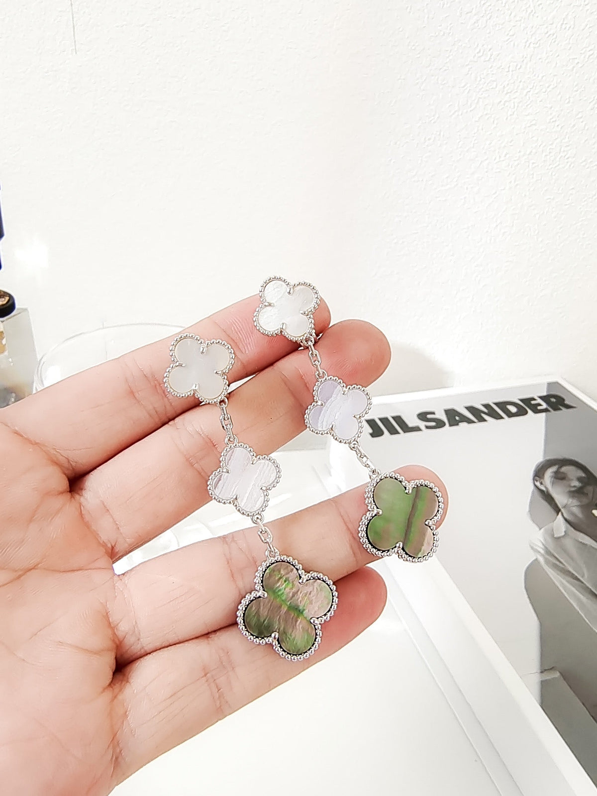 [⭐Hinora Jewelry]CLOVER 3 MOTIFS CHALCEDONY DARK MOP SILVER EARRINGS