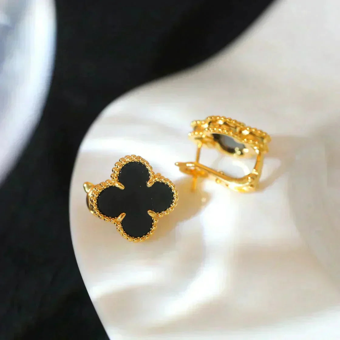[⭐Hinora Jewelry]CLOVER MEDIUM 1 MOTIFS  ONYX STUD EARRINGS