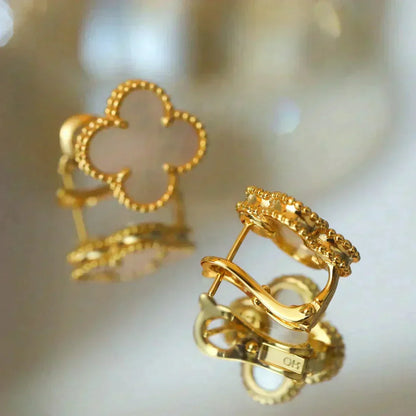[⭐Hinora Jewelry]CLOVER MEDIUM 1 MOTIFS  WHITE MOP STUD EARRINGS