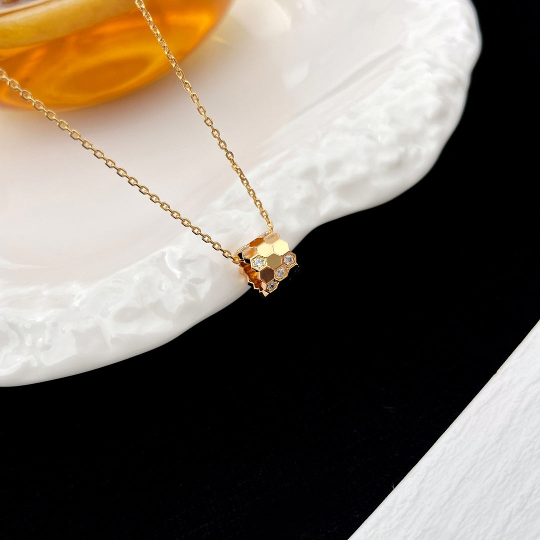 [⭐Hinora Jewelry]BEE MINI PEDANT DIAMOND NECKLACE