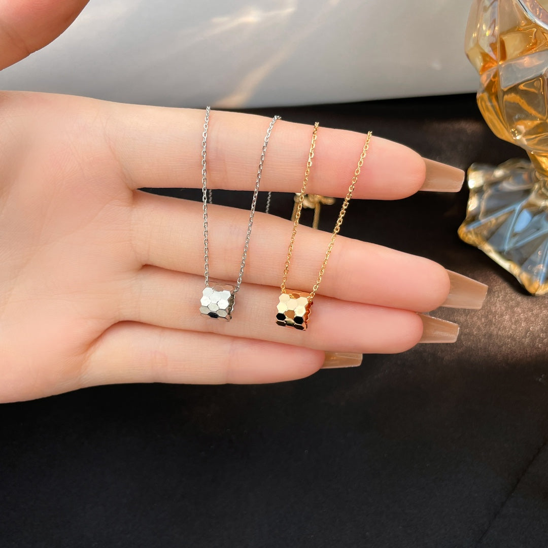 [⭐Hinora Jewelry]BEE MINI NECKLACE