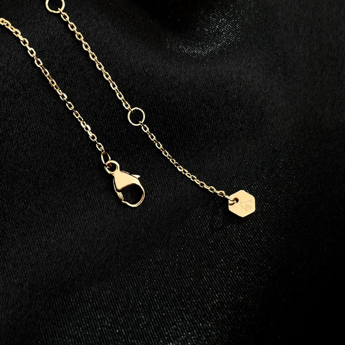 [⭐Hinora Jewelry]BEE MINI NECKLACE