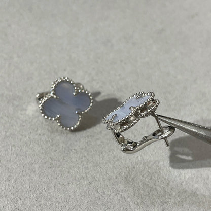 [⭐Hinora Jewelry]CLOVER CHALCEDONY SILVER STUD EARRINGS