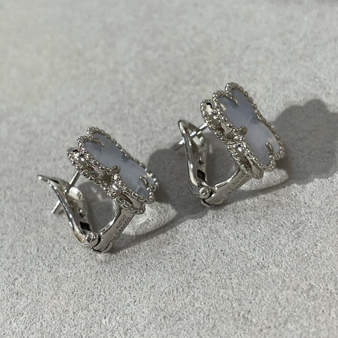[⭐Hinora Jewelry]CLOVER CHALCEDONY SILVER STUD EARRINGS
