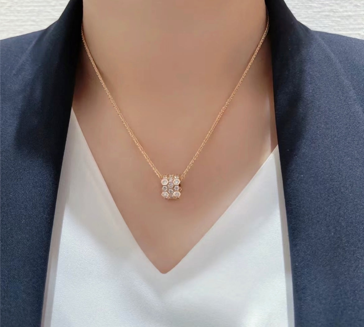 [⭐Hinora Jewelry]BEE LOVE DIAMOND PAVED 3 ROW NECKLACE