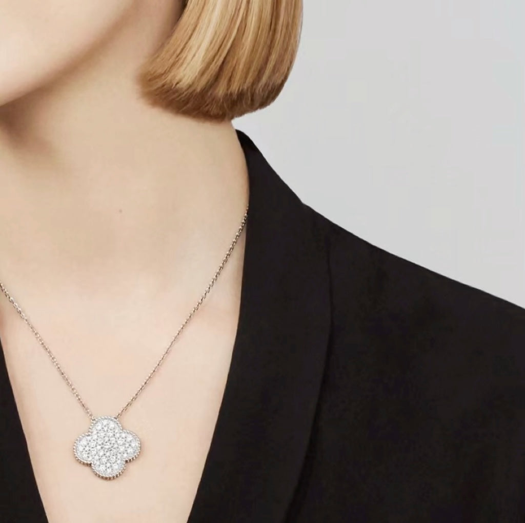 [⭐Hinora Jewelry]CLOVER 25MM LARGE PENDANT DIAMOND PAVED SILVER NECKLACE