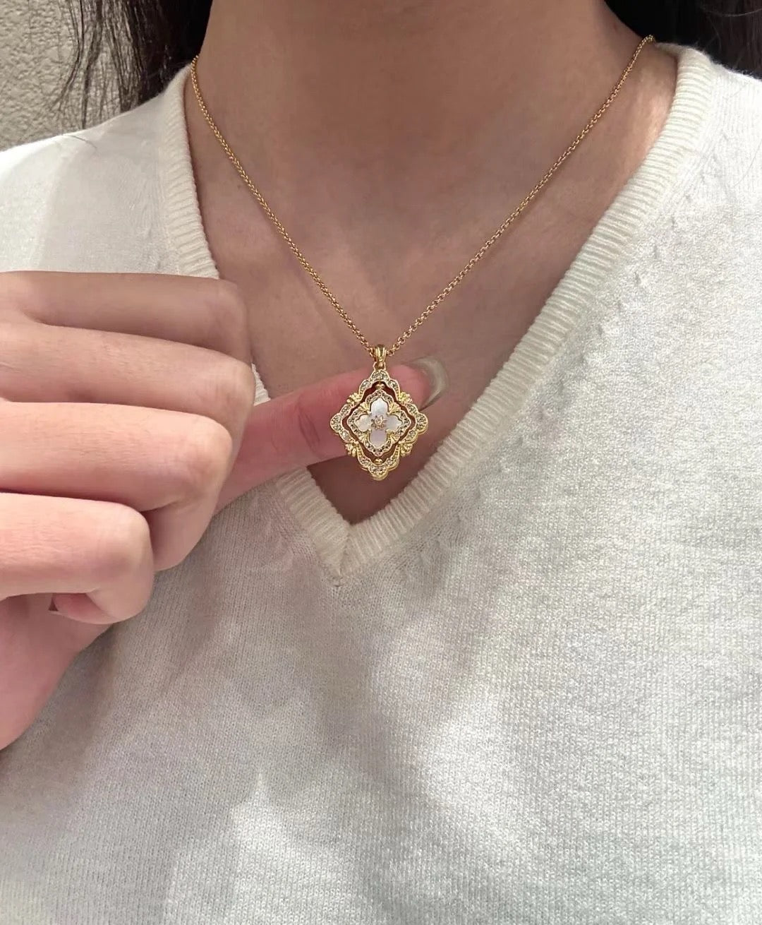 [⭐Hinora Jewelry] B.C.L ENAMEL ROTATING SINGLE-DIAMOND NECKLACE（Various colors）