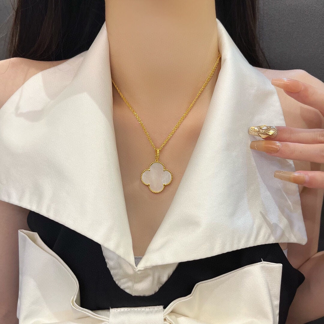 [⭐Hinora Jewelry]CLOVER 25MM MOP LARGE PENDANT NECKLACE