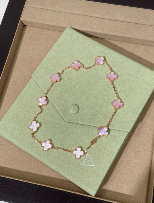 [⭐Hinora Jewelry Jewellery] Pink Necklace with Ten Clover Designs
