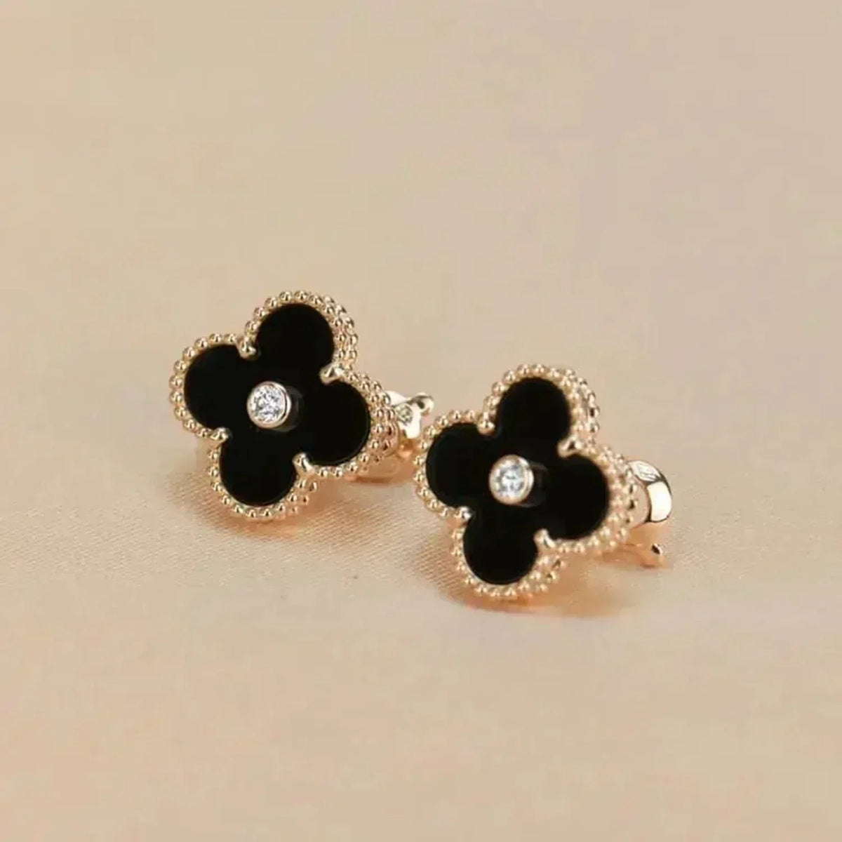 [⭐Hinora Jewelry]CLOVER MEDIUM 1 MOTIFS ONYX DIAMOND EARRINGS