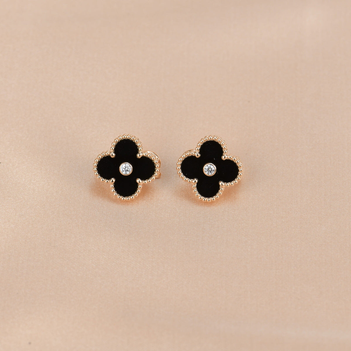[⭐Hinora Jewelry]CLOVER MEDIUM 1 MOTIFS ONYX DIAMOND EARRINGS