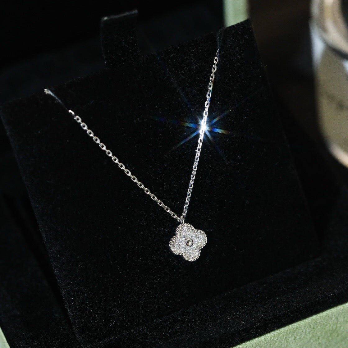 [⭐Hinora Jewelry]CLOVER MINI 9.5MM PENDANT DIAMOND NECKLACE