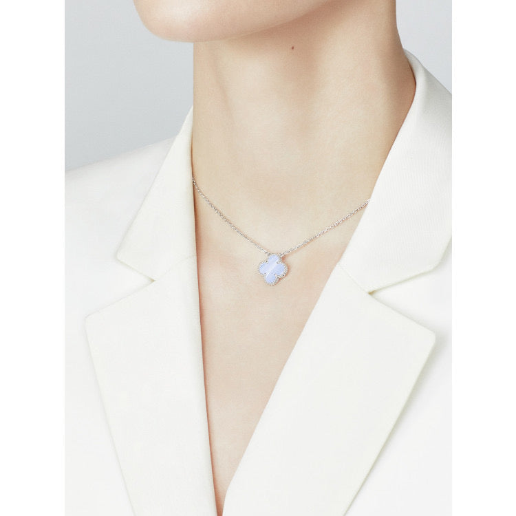 [⭐Hinora Jewelry]CLOVER 15MM BLUE CHALCEDONY NECKLACE SILVER