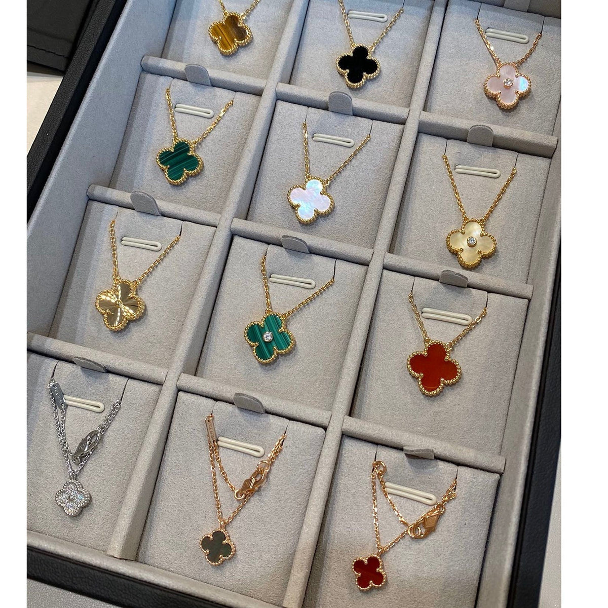 [⭐Hinora Jewelry]CLOVER 15MM LASER NECKLACE