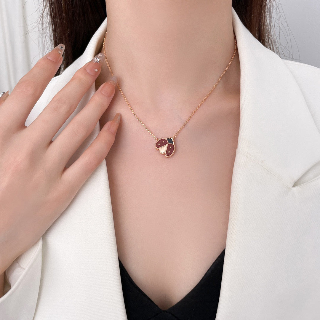 [⭐Hinora Jewelry]LUCKY  CARNELIANS LADYBUG NECKLACE