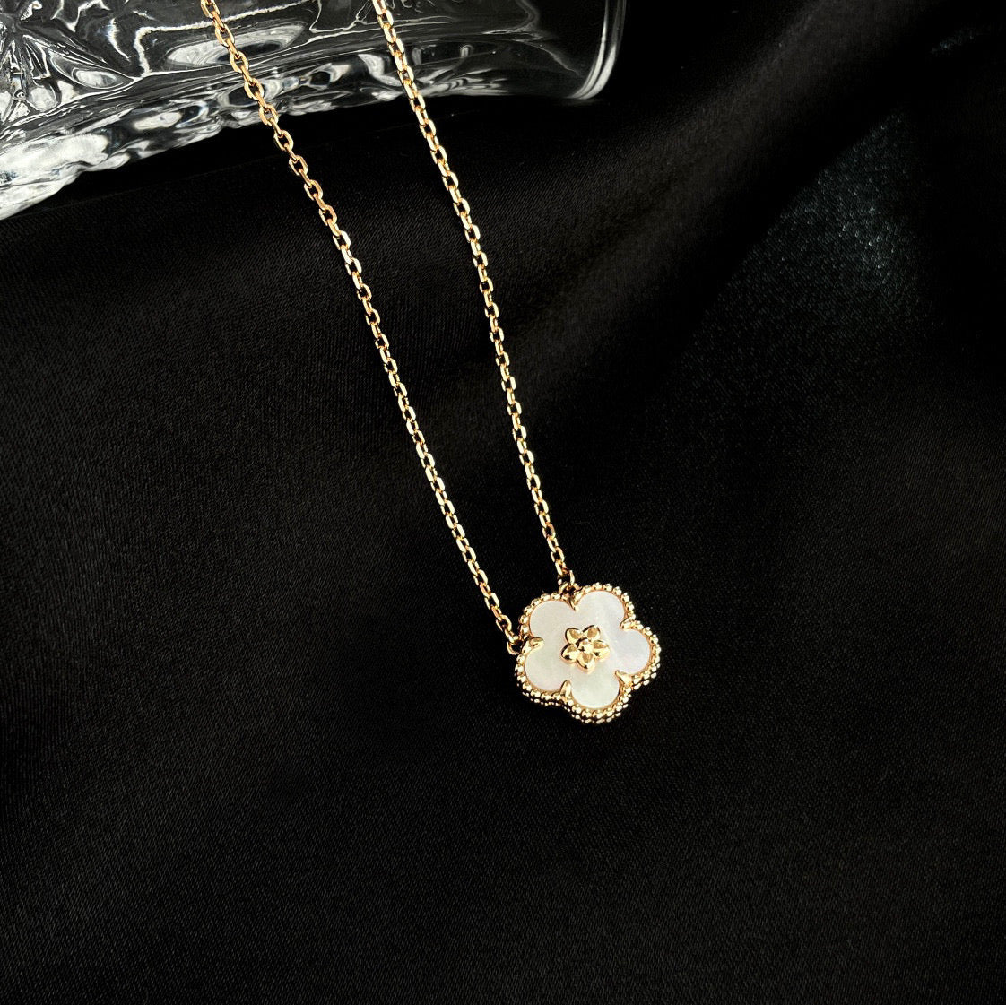 [⭐Hinora Jewelry]LUCKY  WHITE MOP  PLUM BLOSSOM NECKLACE