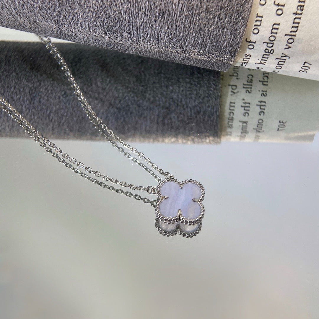 [⭐Hinora Jewelry]CLOVER 15MM BLUE CHALCEDONY NECKLACE SILVER