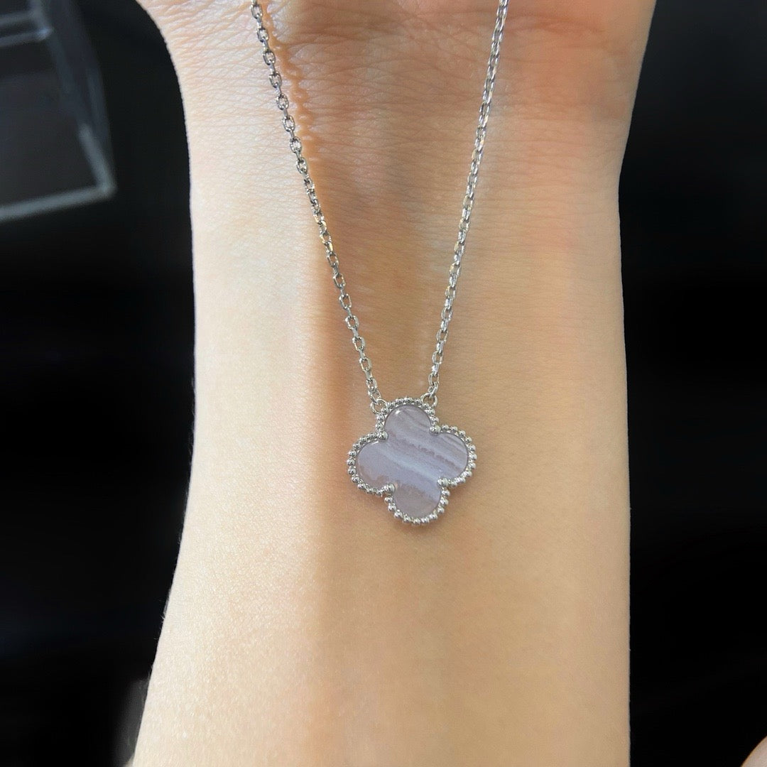 [⭐Hinora Jewelry]CLOVER 15MM BLUE CHALCEDONY NECKLACE SILVER