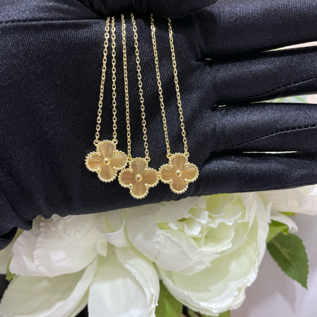 [⭐Hinora Jewelry]CLOVER 15MM LASER NECKLACE