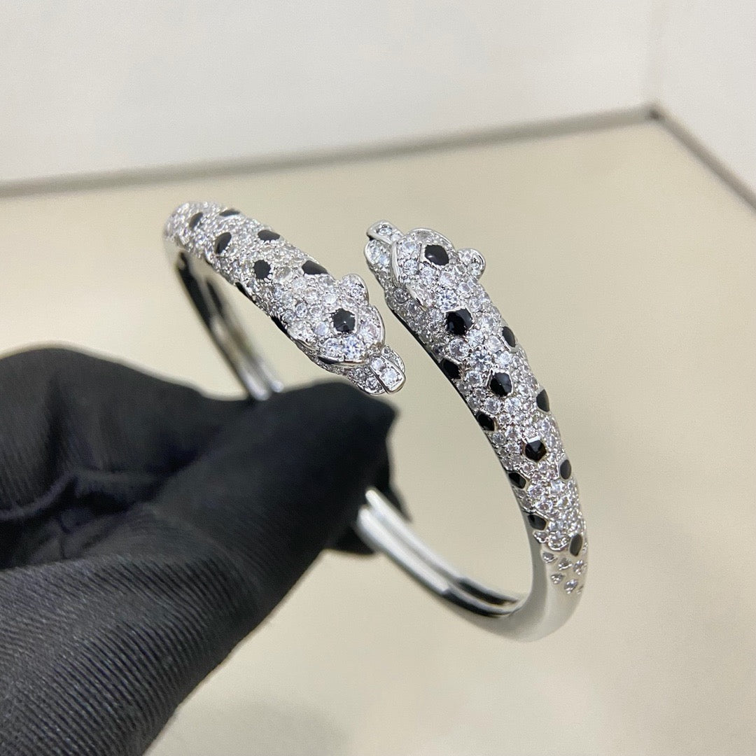 [⭐Hinora Jewelry]PANTHERE DOUBLE HEADED HALF DIAMOND OPEN BRACELET