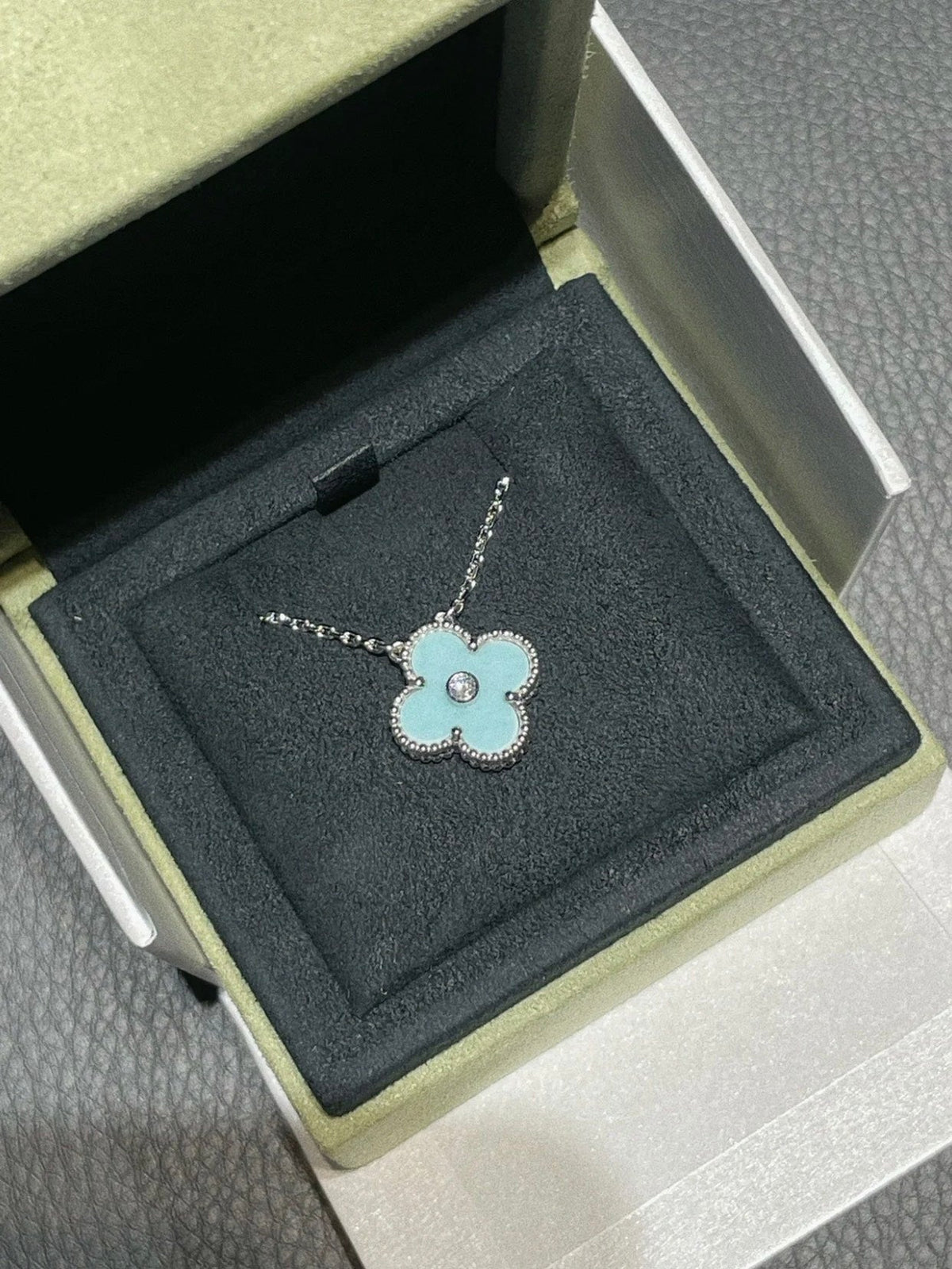[⭐Hinora Jewelry]CLOVER 1 DIAMOND LIGHT BLUE SILVER NECKLACE