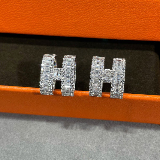 [⭐Hinora Jewelry]H STUD EARRINGS WITH SILVER DIAMONDS