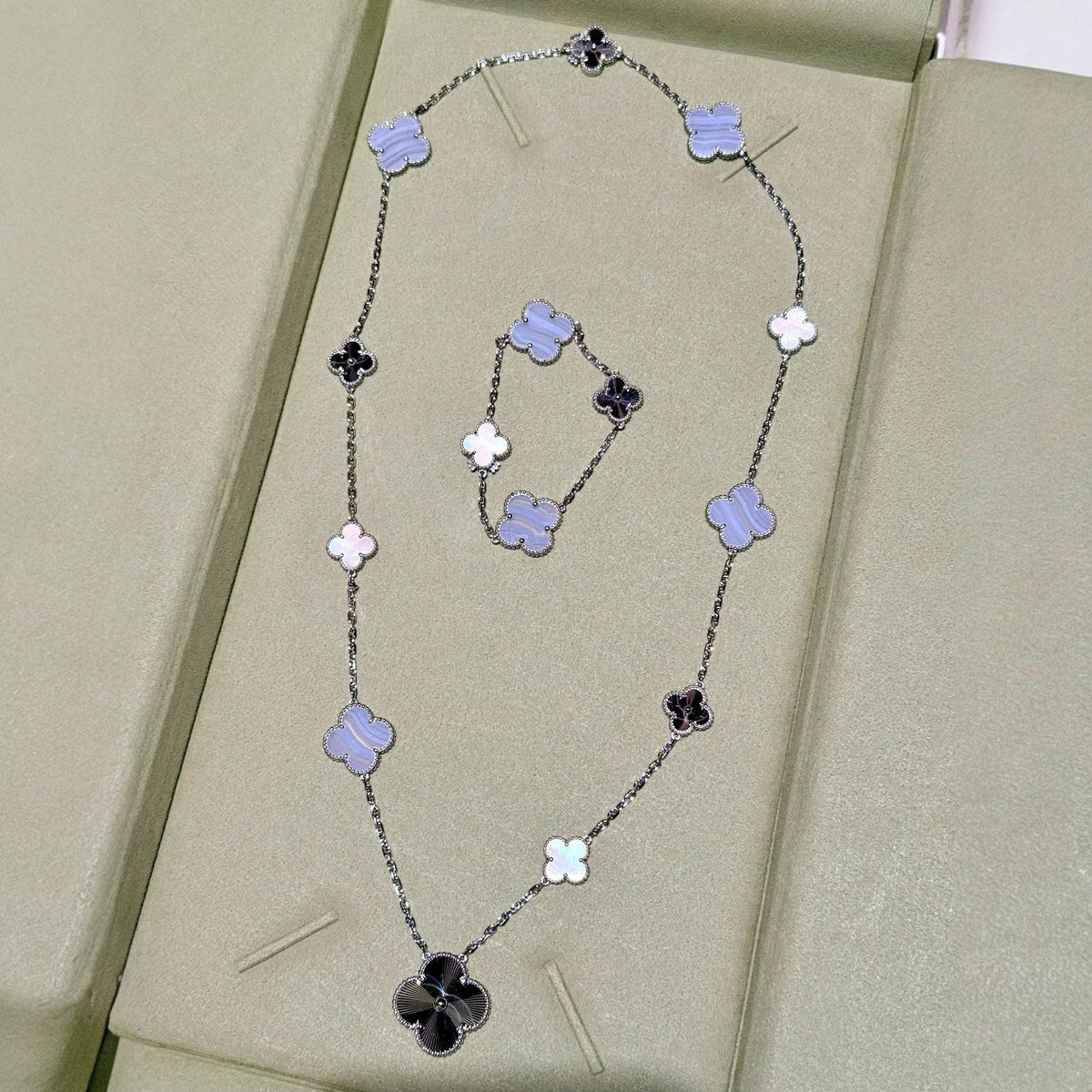 [⭐Hinora Jewelry]DETACHABLE CLOVER 15(11+4) FLOWER SILVER NECKLACE SET