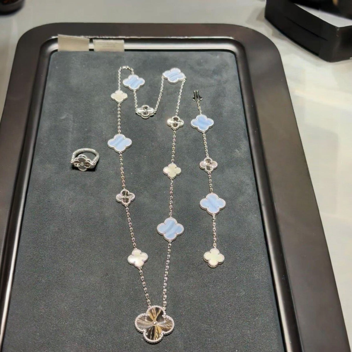[⭐Hinora Jewelry]DETACHABLE CLOVER 15(11+4) FLOWER SILVER NECKLACE SET