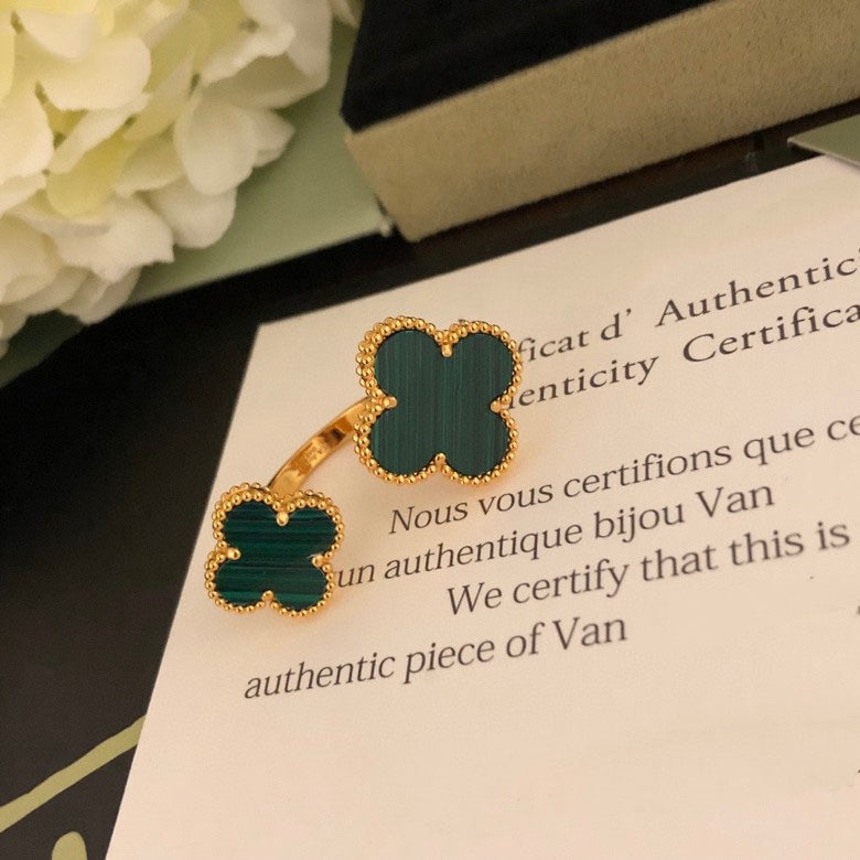 [⭐Hinora Jewelry]CLOVER BETWEEN THE FINGER RING
