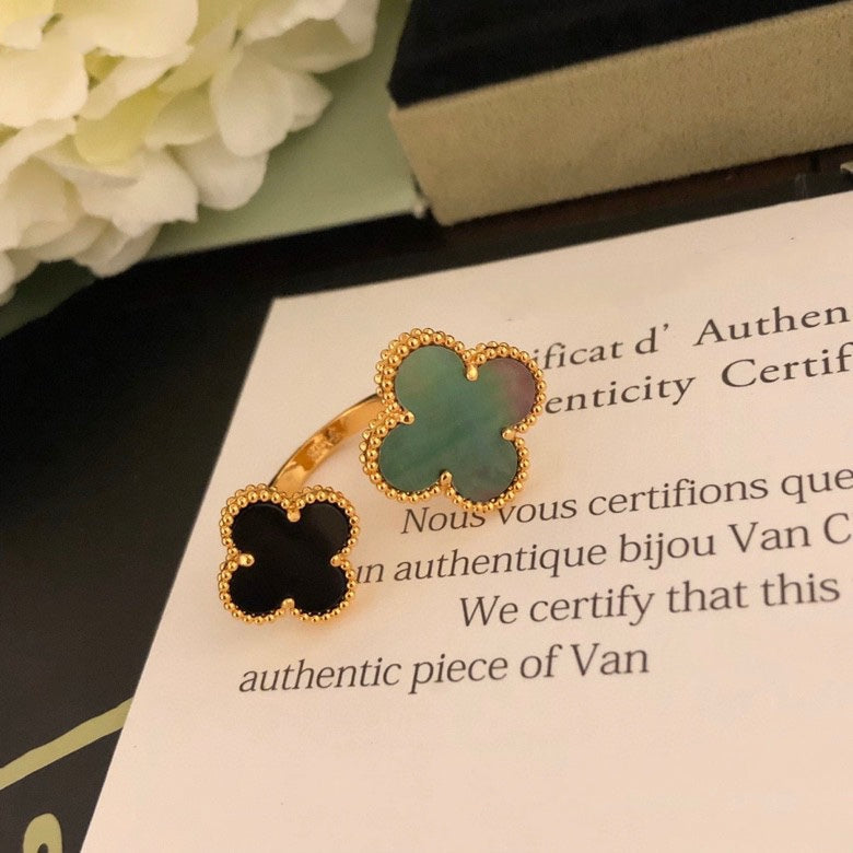 [⭐Hinora Jewelry]CLOVER BETWEEN THE FINGER RING
